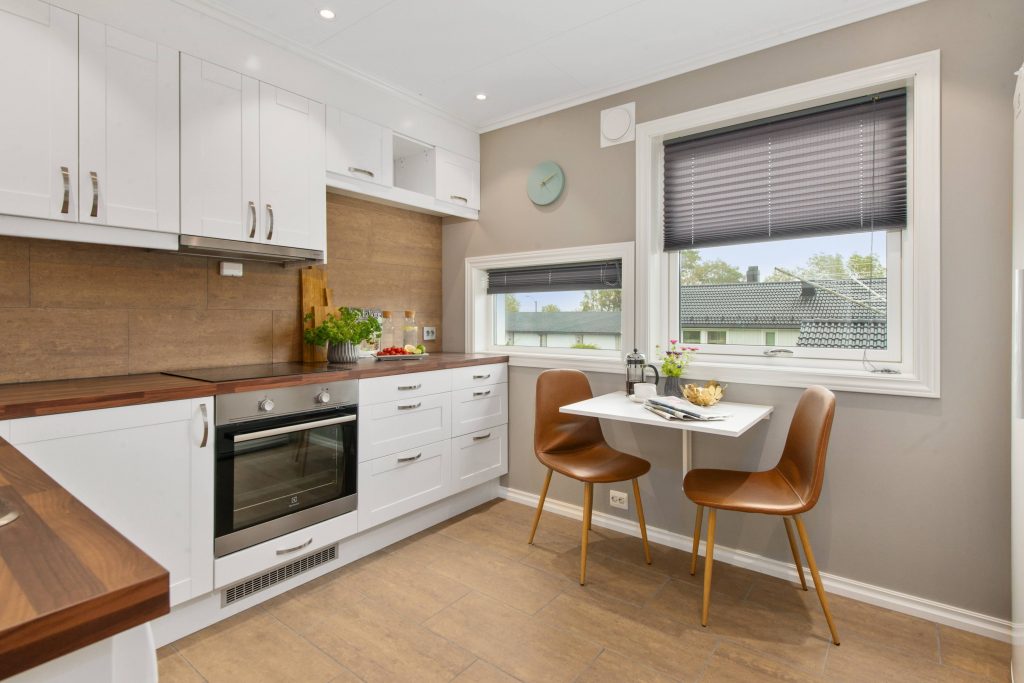 Image of a spacious kitchen
